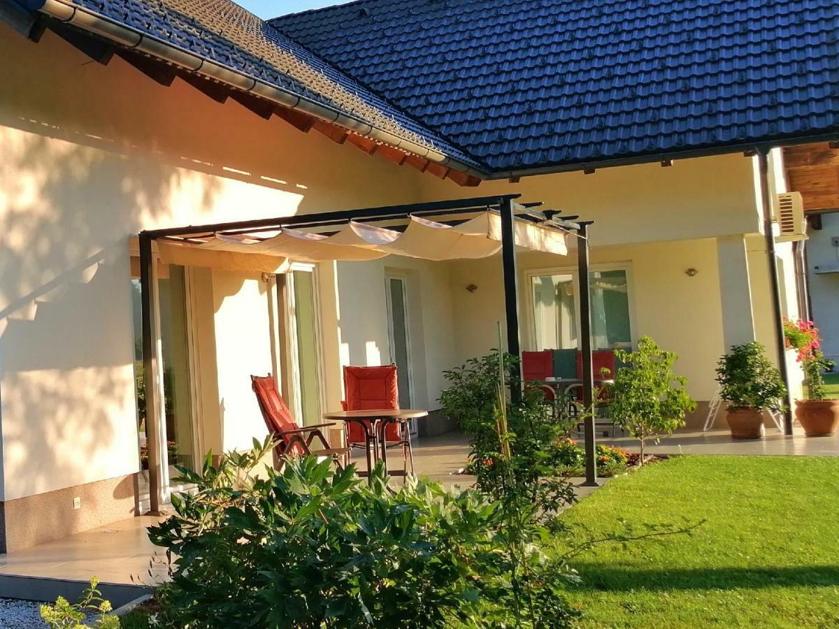 Bed and Breakfast Sobe Meta à Brezje Extérieur photo